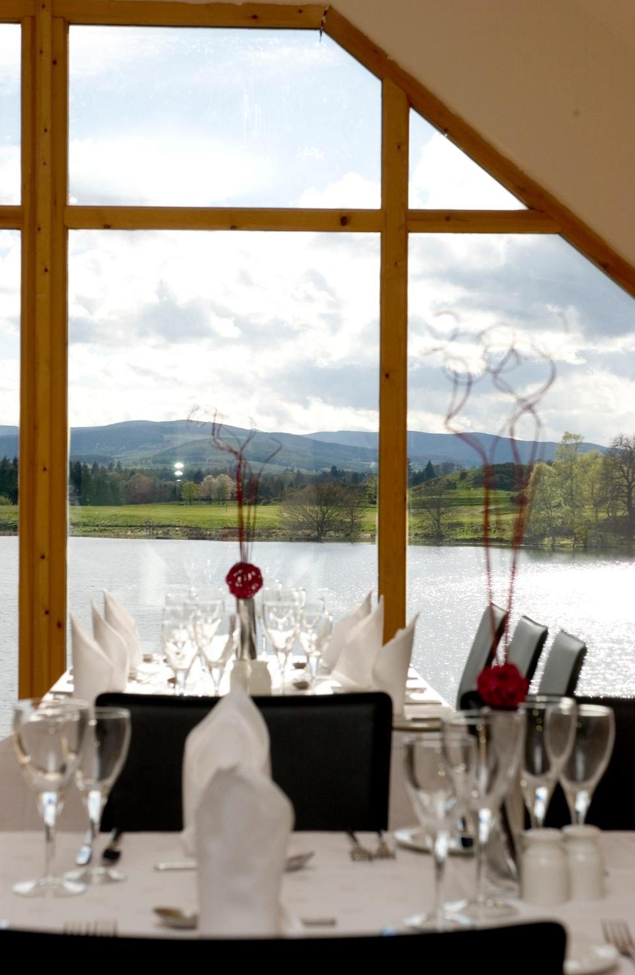 The Lodge On The Loch Aboyne Exterior photo