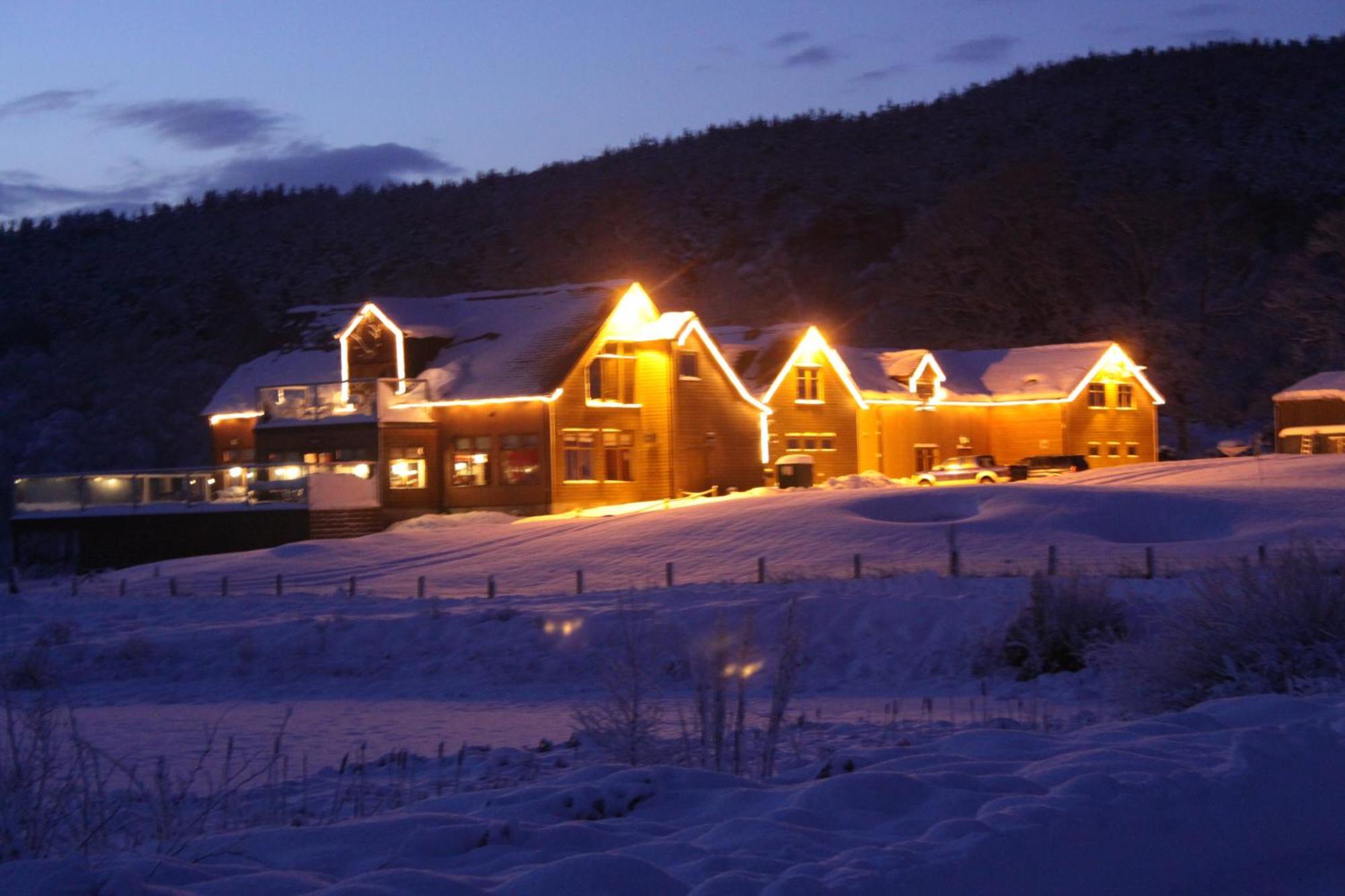 The Lodge On The Loch Aboyne Exterior photo