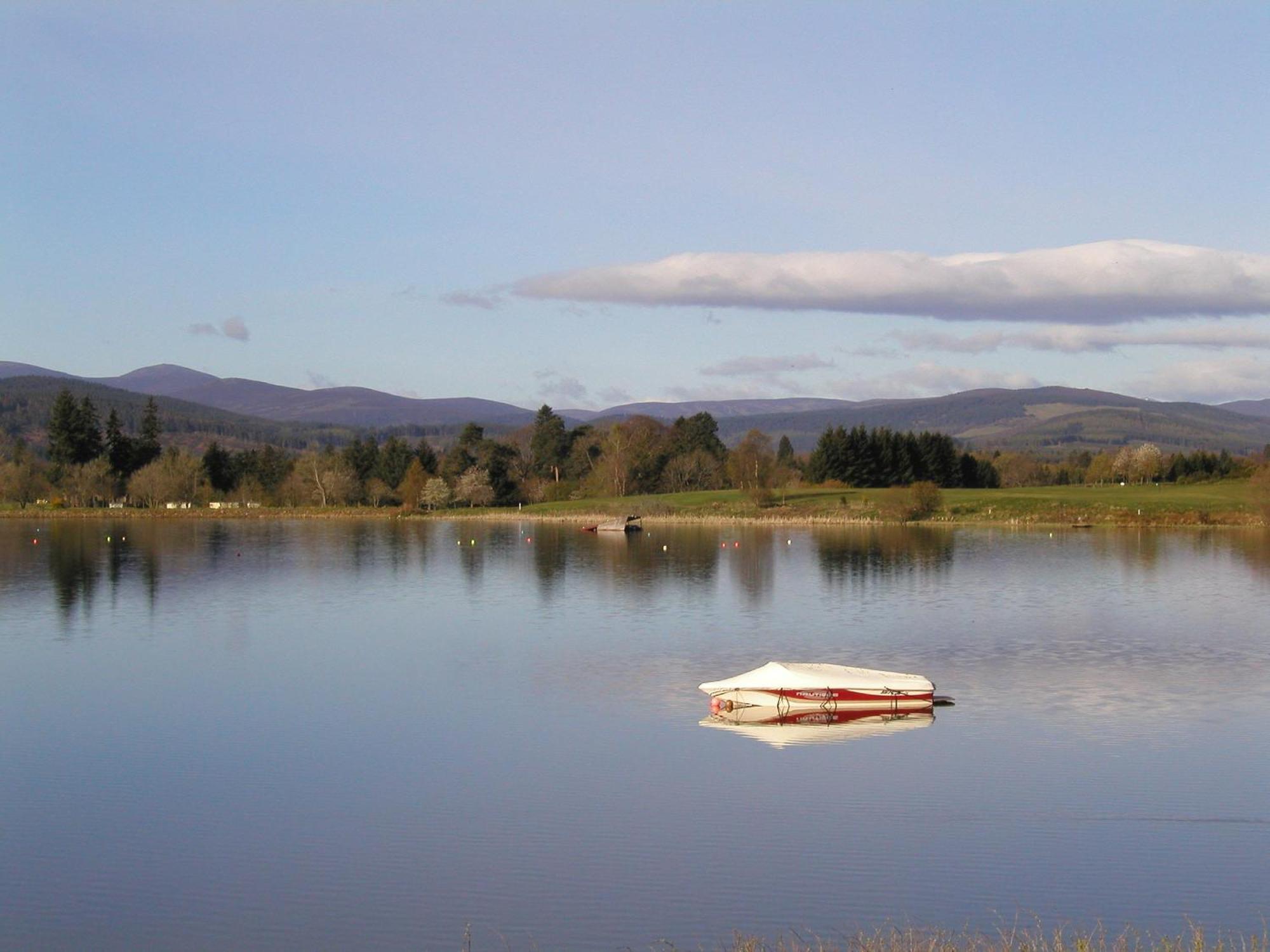 The Lodge On The Loch Aboyne Exterior photo
