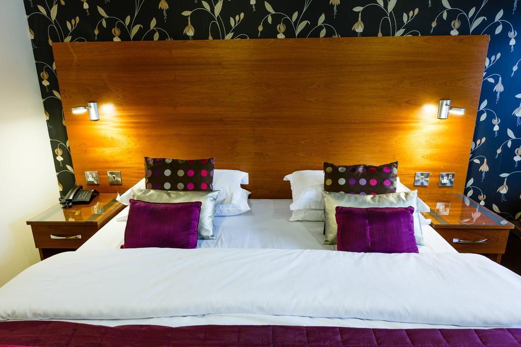 The Lodge On The Loch Aboyne Room photo