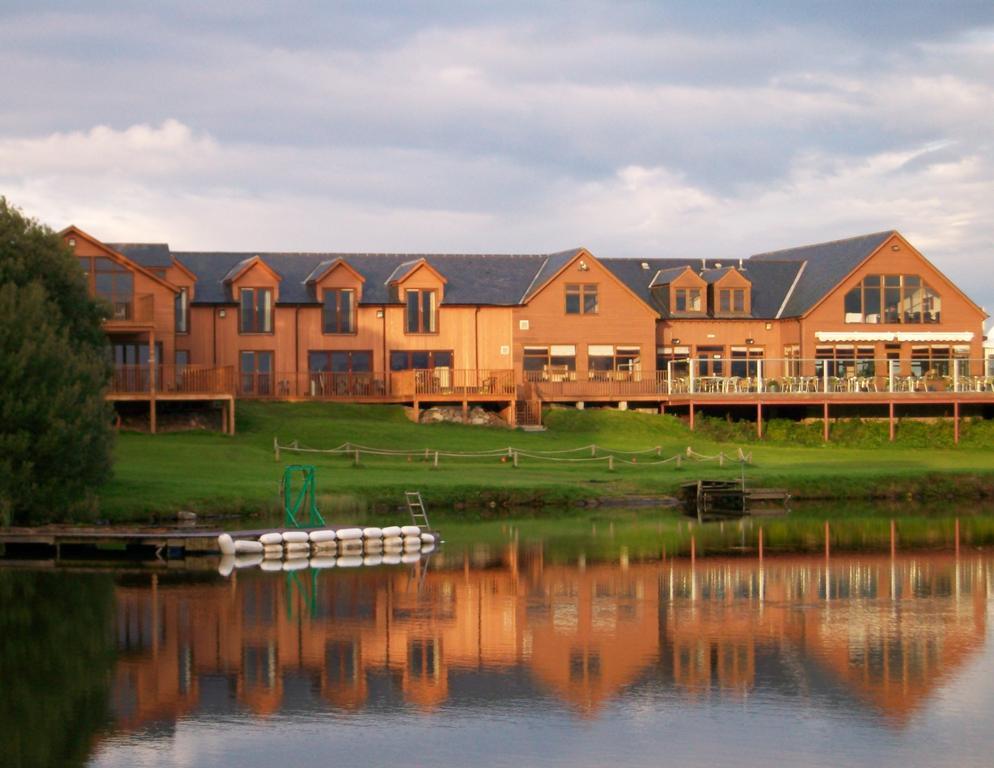 The Lodge On The Loch Aboyne Exterior photo