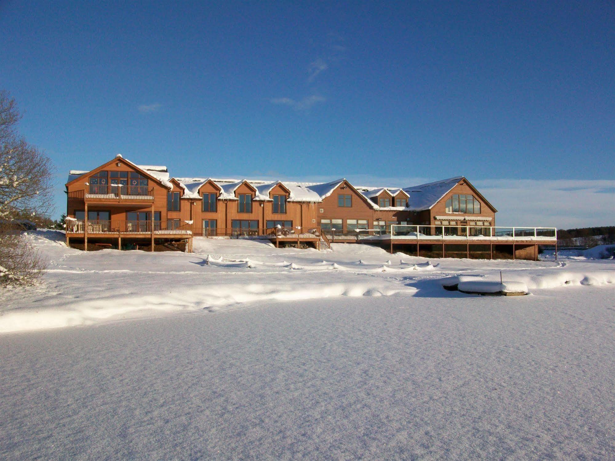 The Lodge On The Loch Aboyne Exterior photo