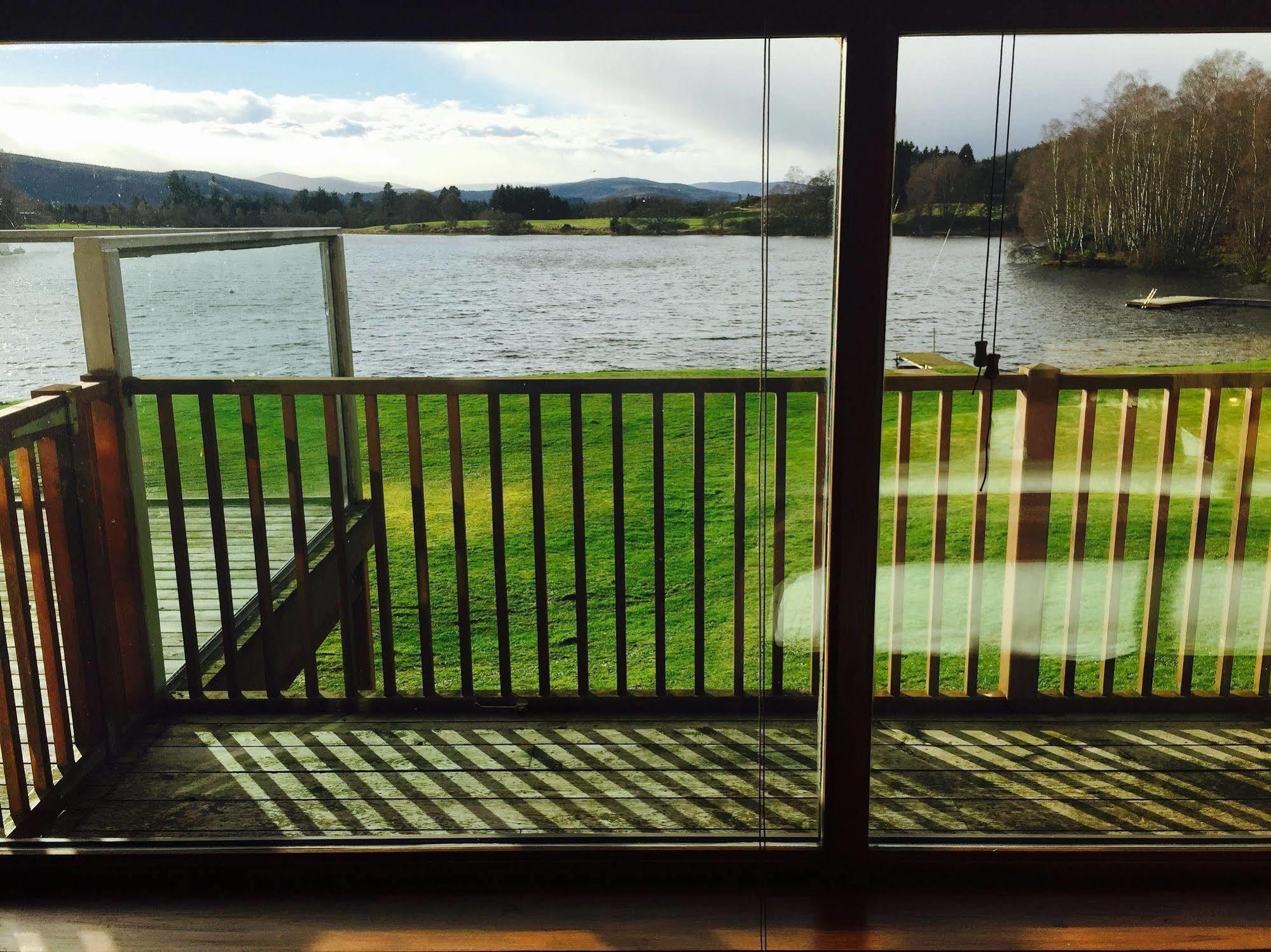 The Lodge On The Loch Aboyne Exterior photo